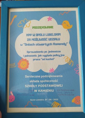 dyplom z podziękowaniami od szkoły podstawowej w Kamieniu za zorganizowane spotkanie i pokazanie policyjnej pracy od kuchni