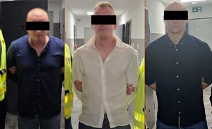 Kolaż zdjęć na których widać trzech zatrzymanych mężczyzn.