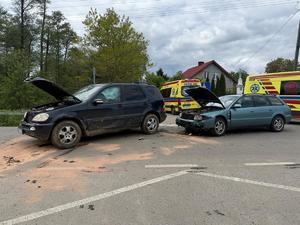 mercedes i audi biorące udział w zdarzeniu drogowym