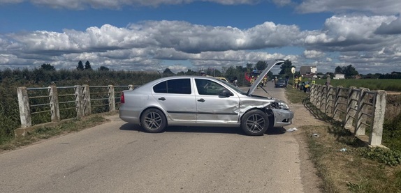 Uszkodzony w wyniku zdarzenia drogowego samochód Skoda Octavia