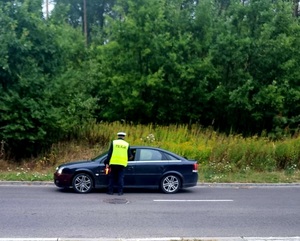 policjant kontrolujący