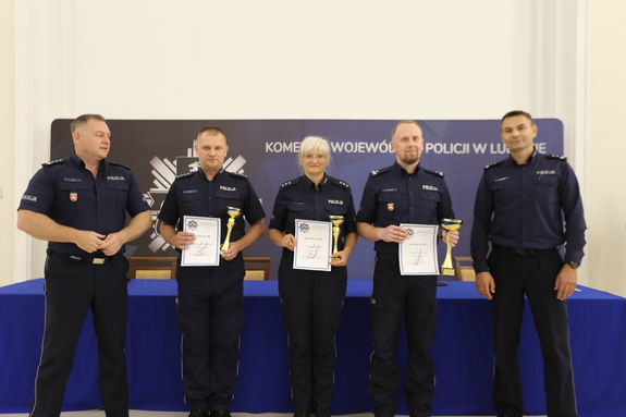 policjanci z nagrodami