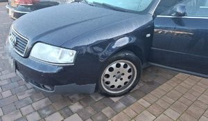 samochód marki Audi