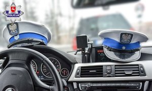 policyjne czapki