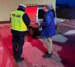 policjant i mężczyzna