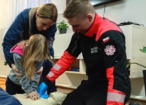 policjantka i ratownik