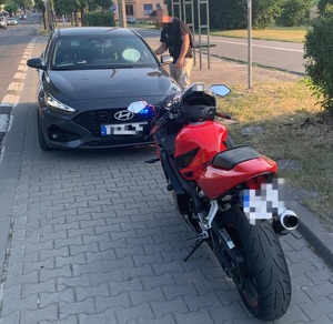 motocykl i samochód