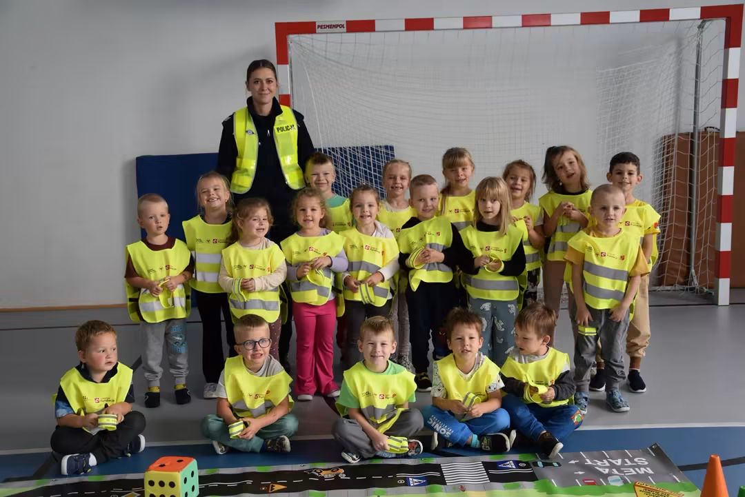 Policjanci edukowali przedszkolaków z Poniatowej o bezpieczeństwie