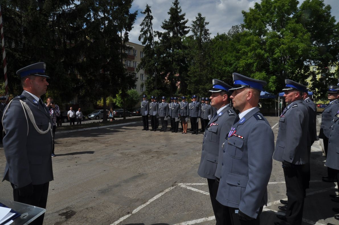 dowódca uroczystosci skąłda meldunek